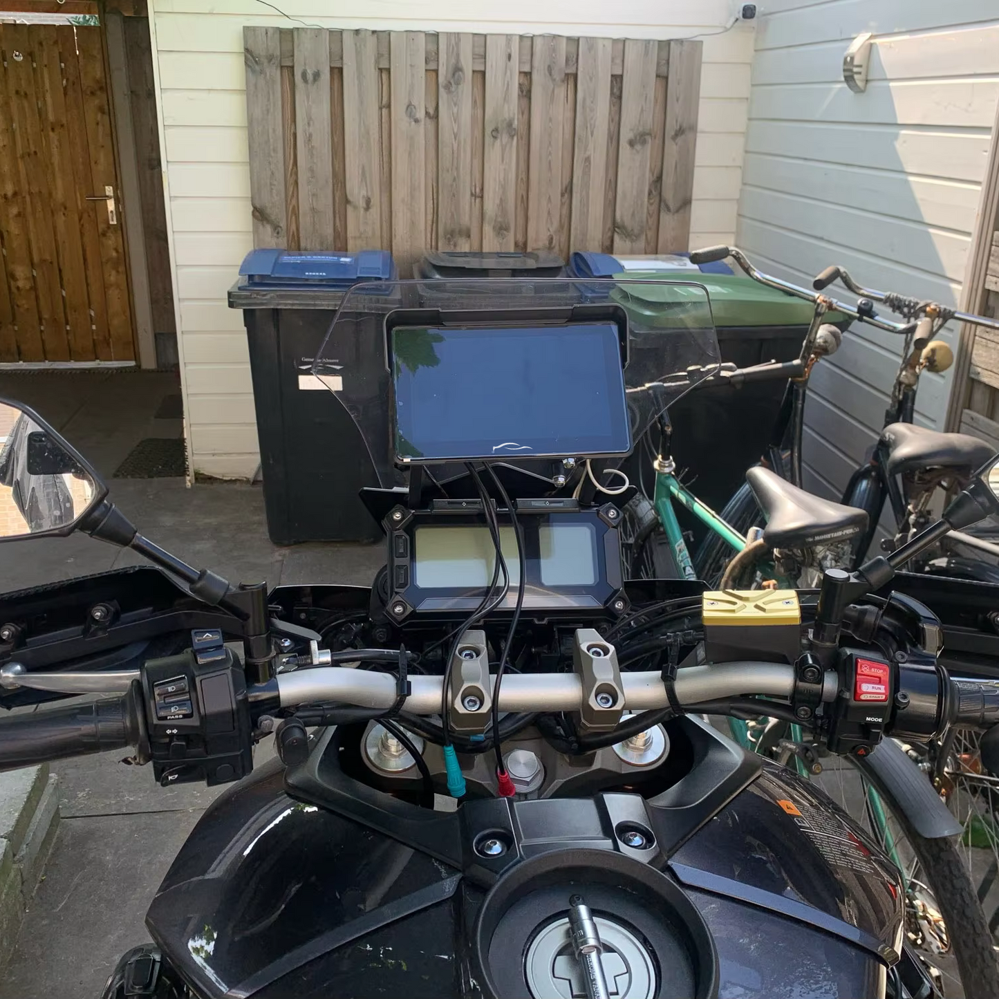 Carplay One Motor Pro™ (2025 Model)